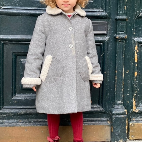 Traditional coat with matching bonnet - Picture 2 of 5